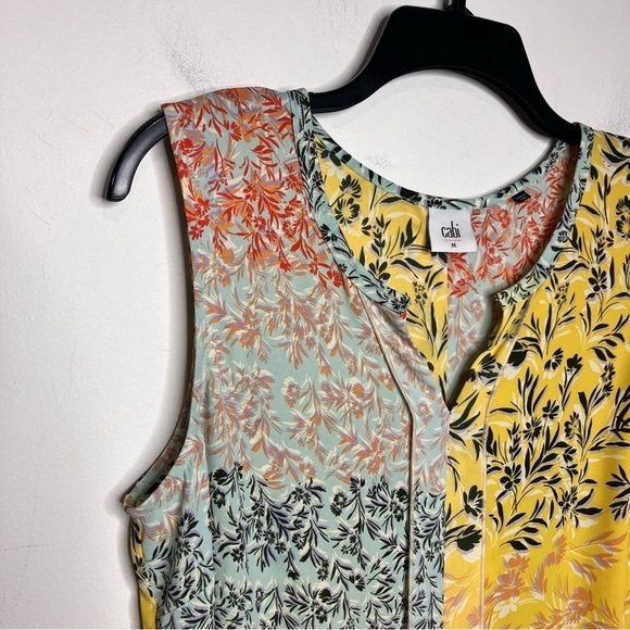 Cabi Golden Glow split hem blouse size medium - Picture 4 of 8